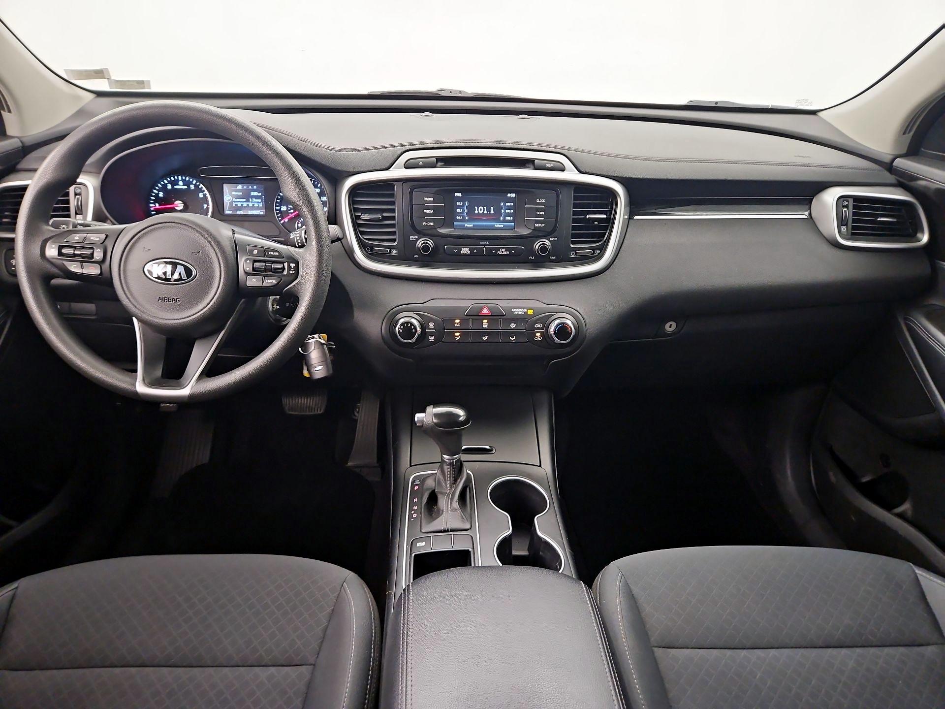 Thumbnail: 2016 Kia Sorento - 9