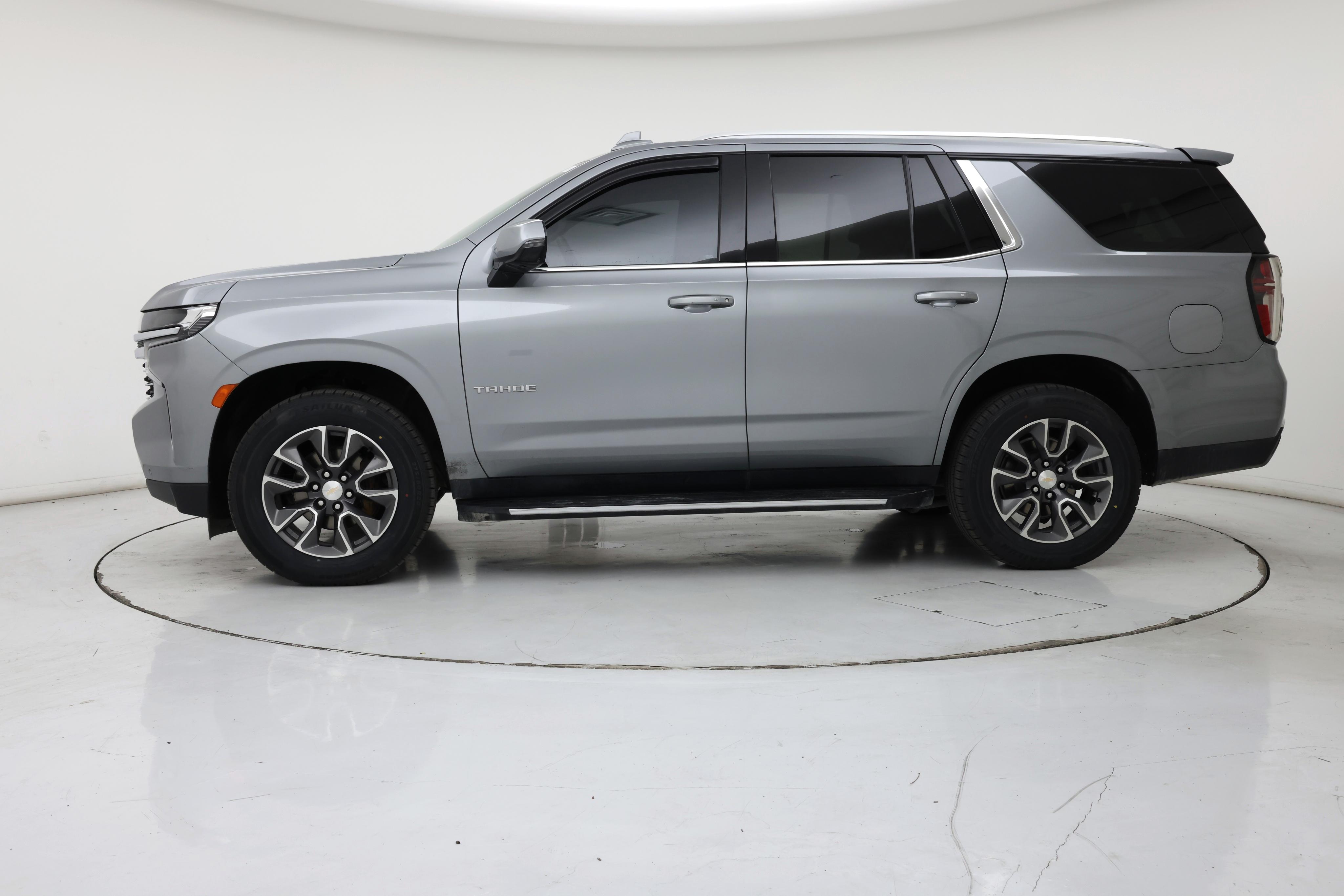 Thumbnail: 2023 Chevrolet Tahoe - 3