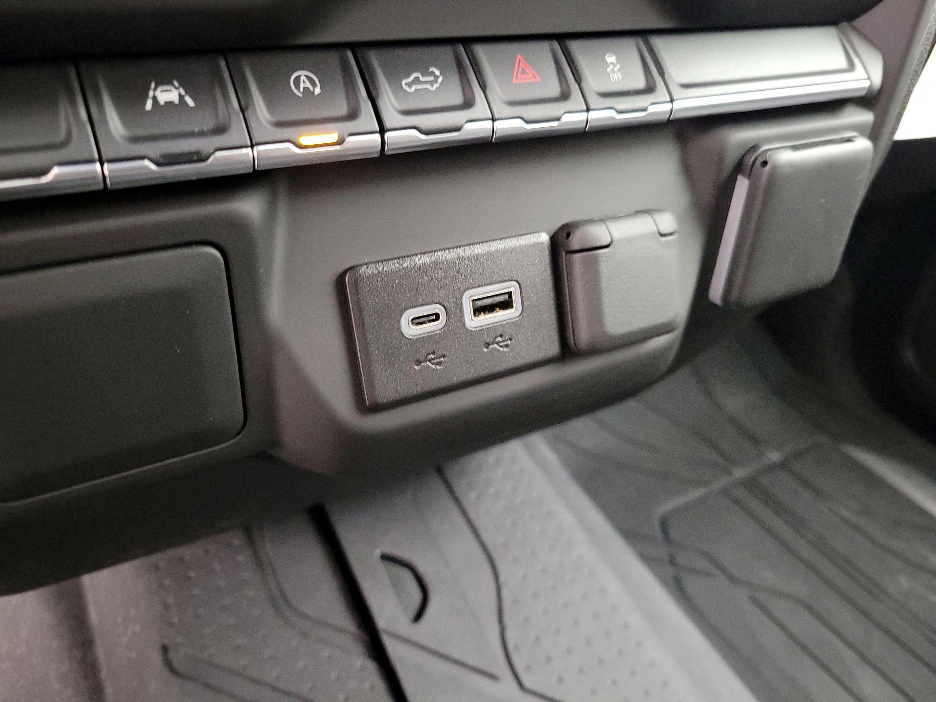 Thumbnail: 2024 Chevrolet Silverado 1500 - 18