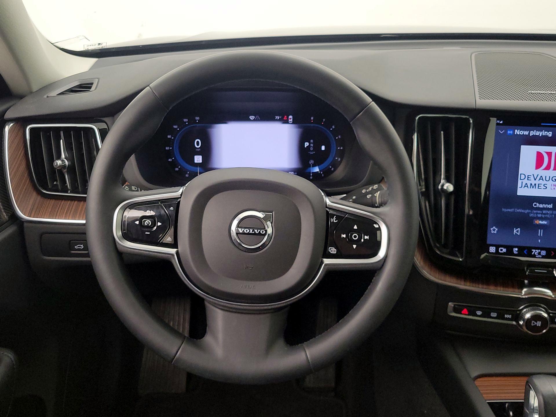 Thumbnail: 2023 Volvo XC60 - 10