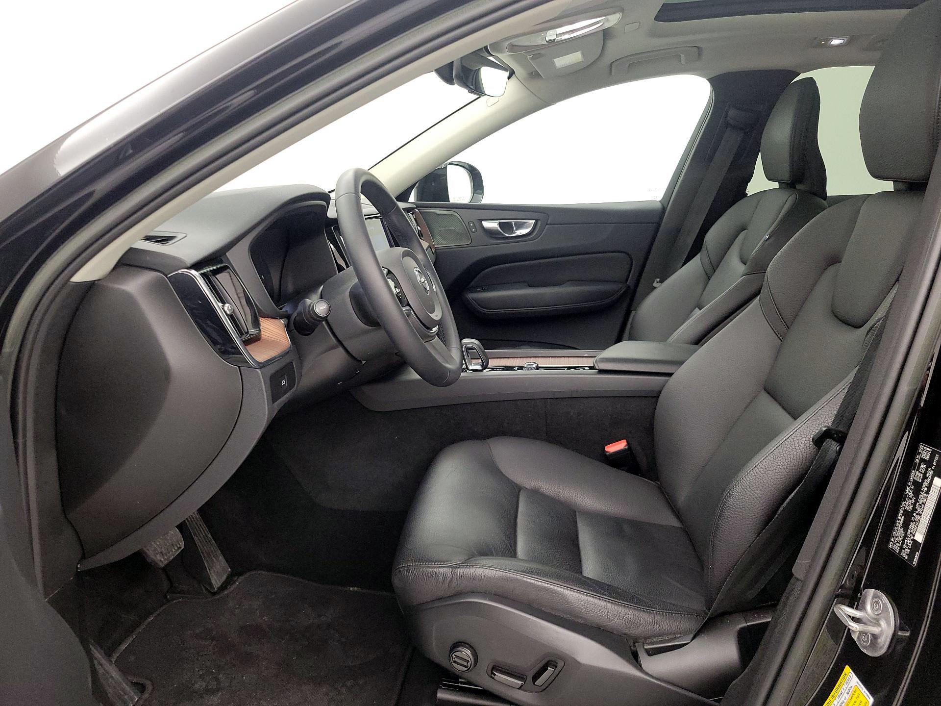 Thumbnail: 2023 Volvo XC60 - 11