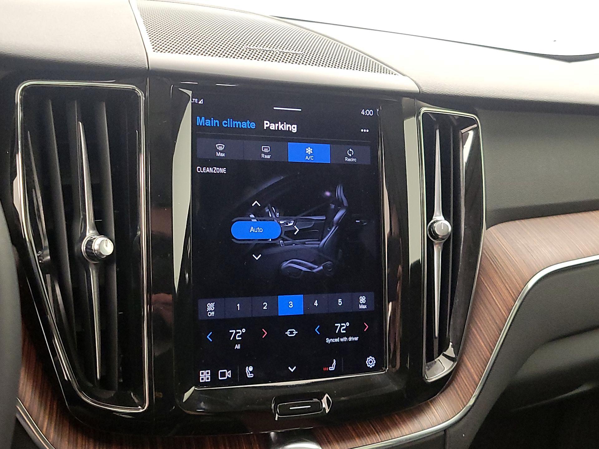 Thumbnail: 2023 Volvo XC60 - 16