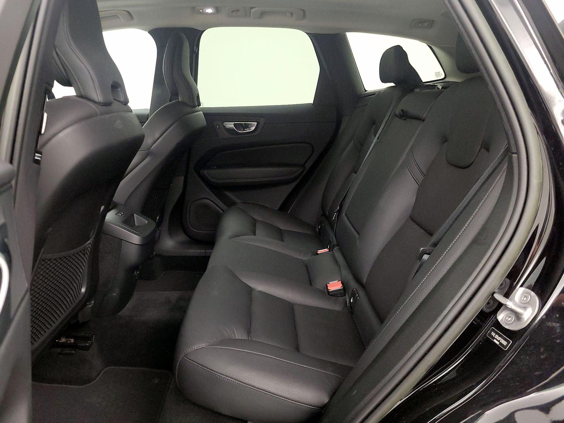 Thumbnail: 2023 Volvo XC60 - 20