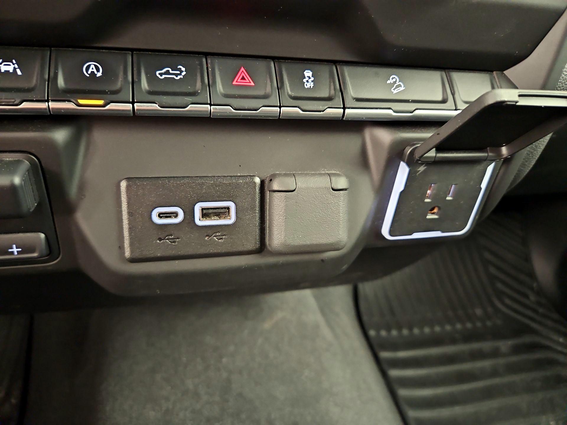 Thumbnail: 2025 Chevrolet Silverado 1500 - 18