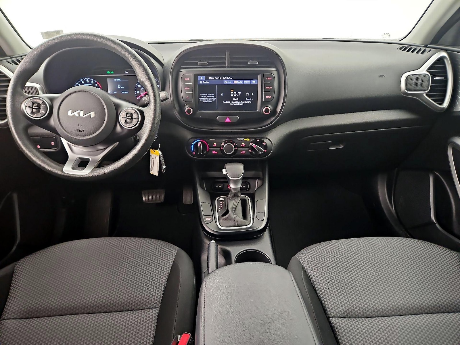 2022 Kia Soul LX - Photo 10