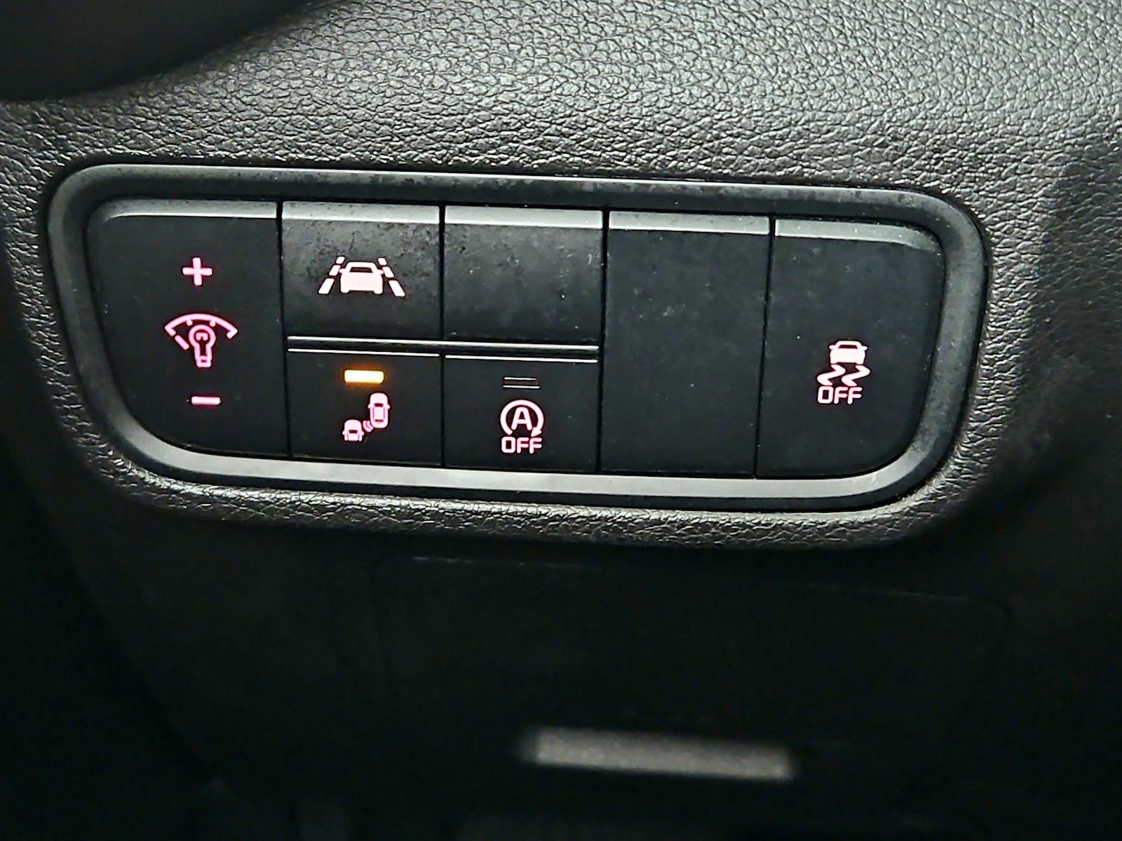 2022 Kia Soul LX - Photo 14