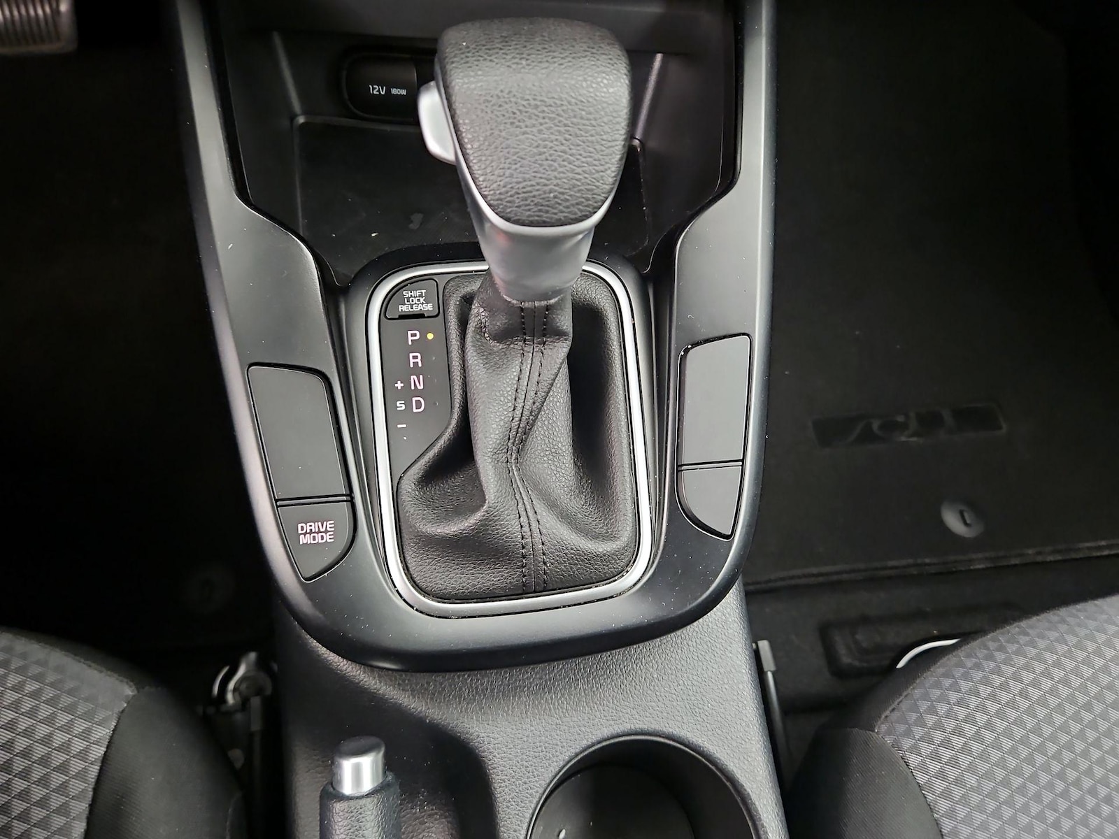 2022 Kia Soul LX - Photo 18
