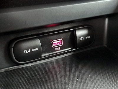 USB/AUX Ports