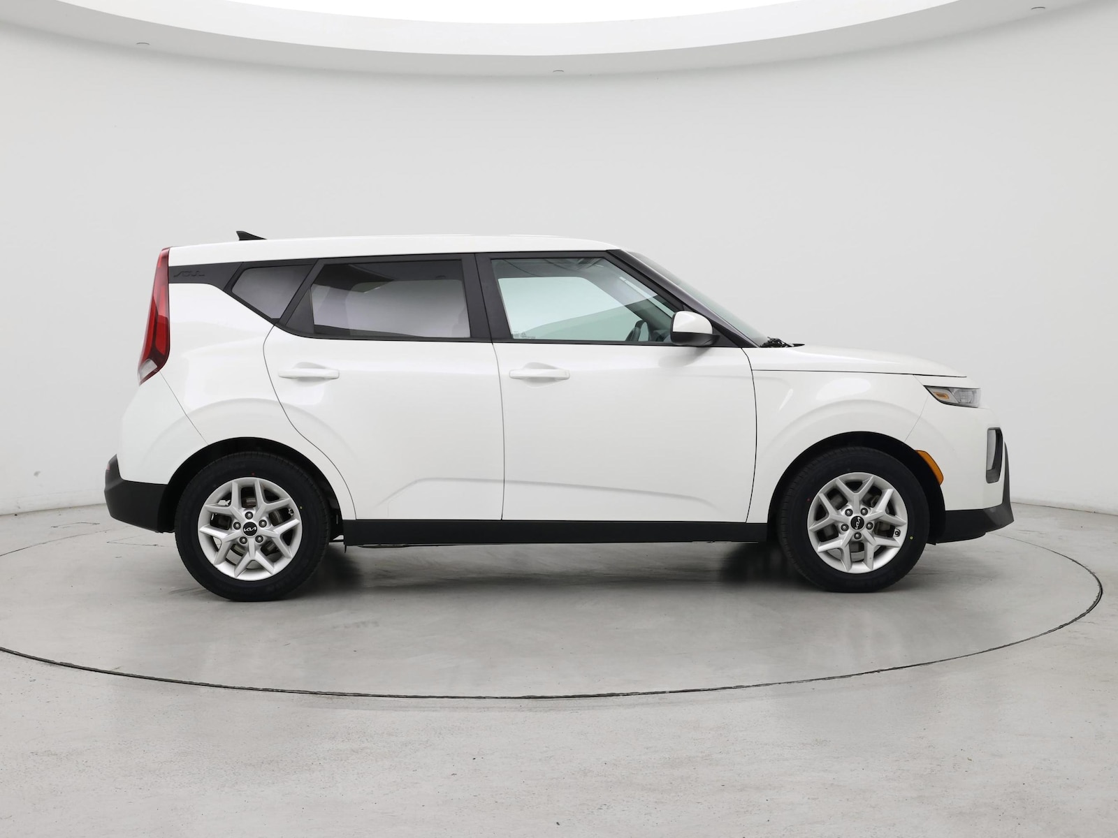 2022 Kia Soul LX - Photo 8