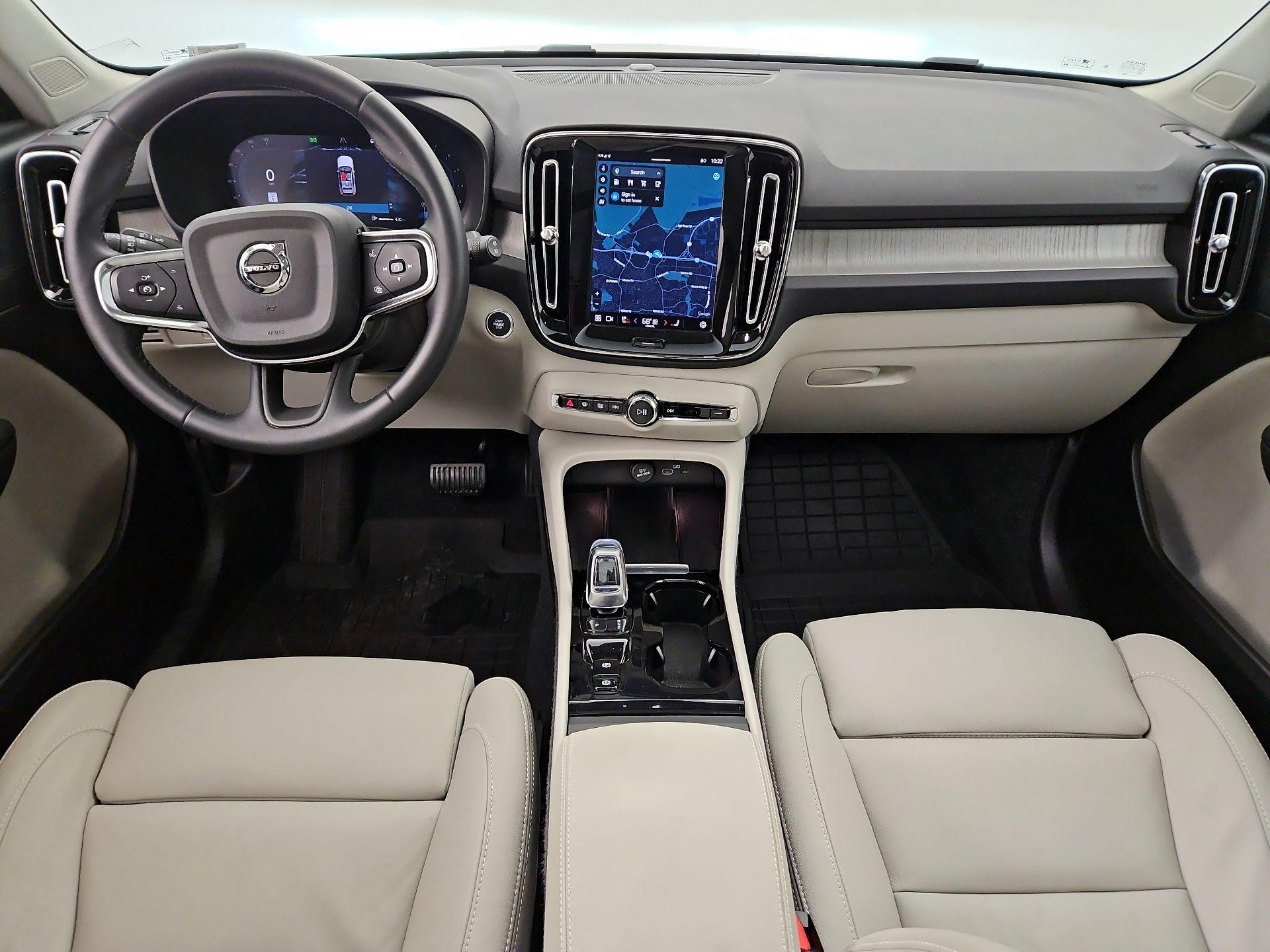 Thumbnail: 2025 Volvo XC40 - 9