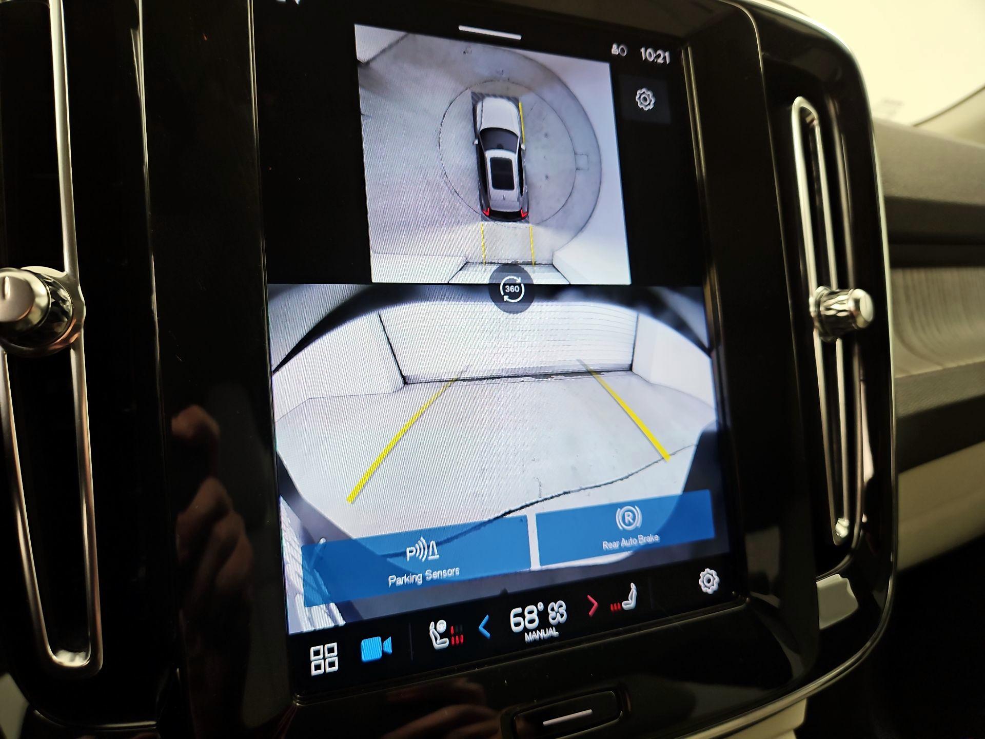 Thumbnail: 2025 Volvo XC40 - 15