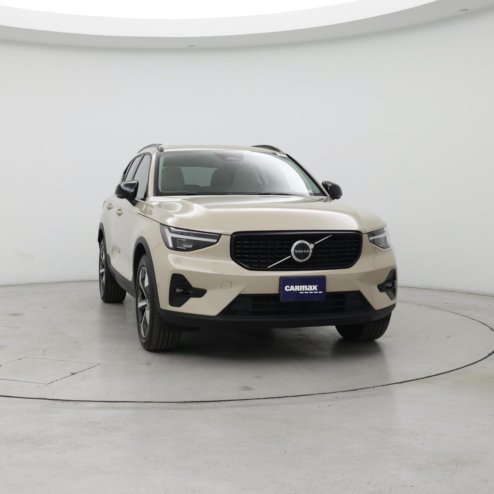 Thumbnail: 2025 Volvo XC40 - 5
