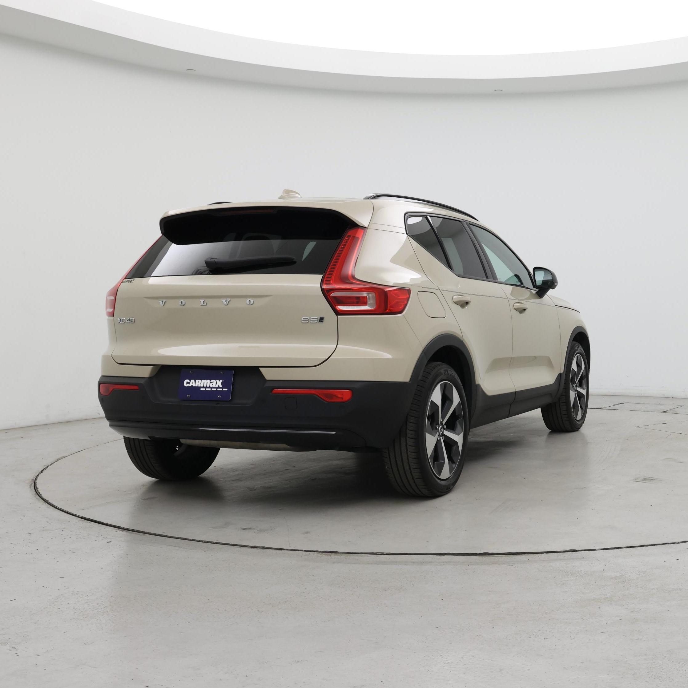 Thumbnail: 2025 Volvo XC40 - 8
