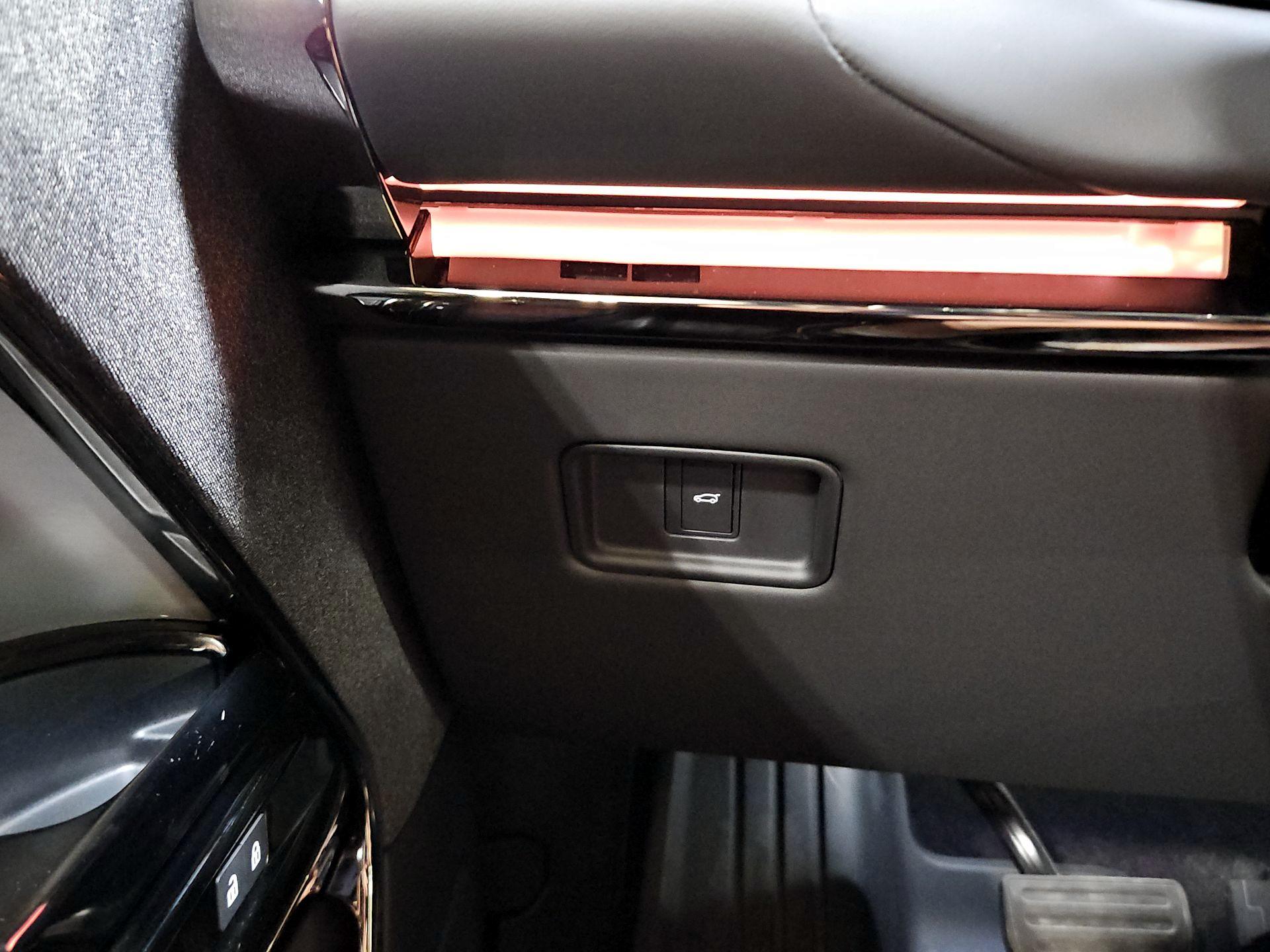 Thumbnail: 2024 Land Rover Range Rover Sport - 13