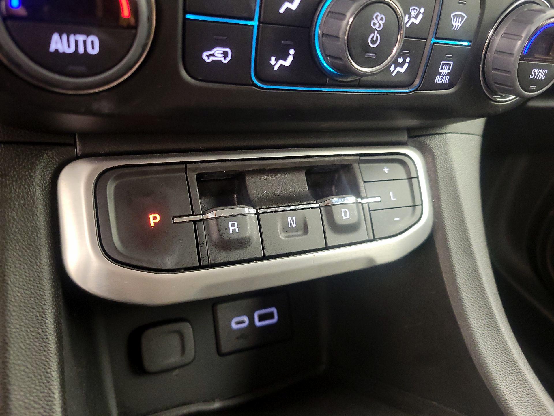 Thumbnail: 2023 GMC Acadia - 17