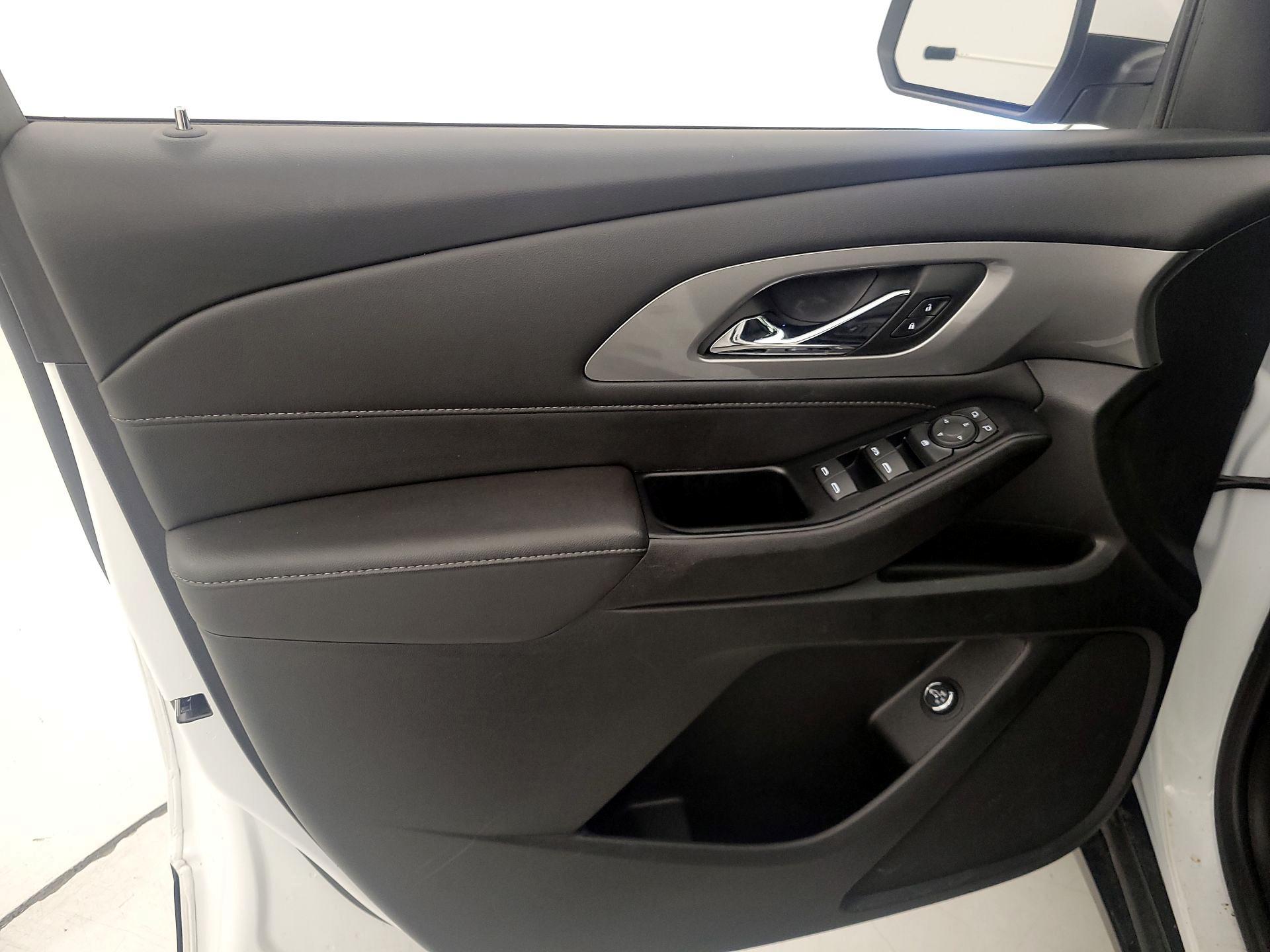 Thumbnail: 2023 Chevrolet Traverse - 12