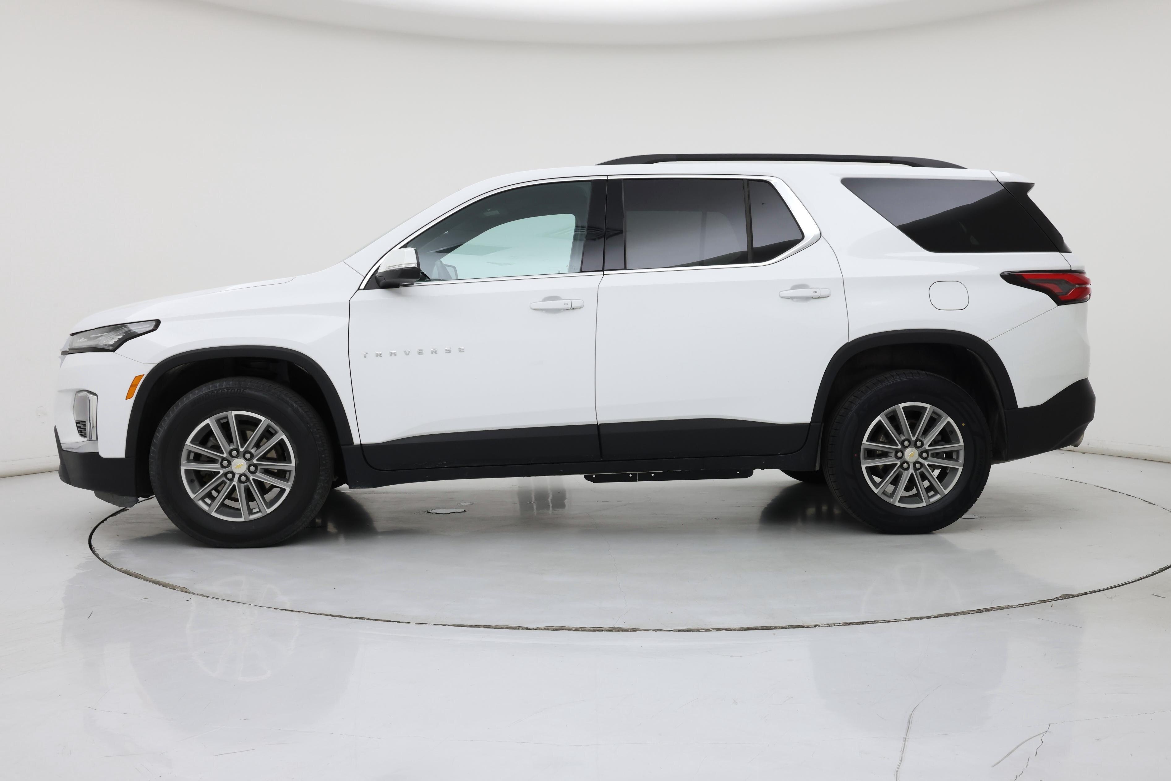 Thumbnail: 2023 Chevrolet Traverse - 3