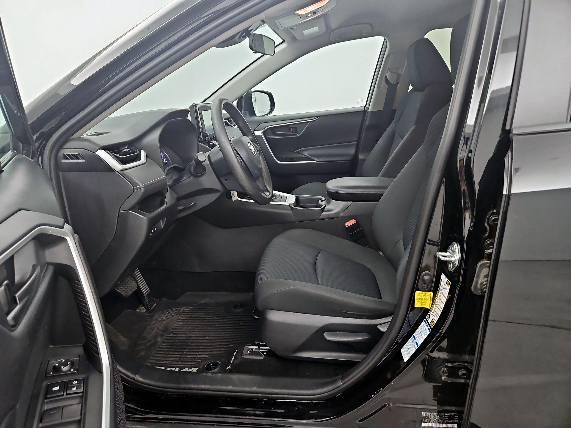 Thumbnail: 2020 Toyota RAV4 - 11