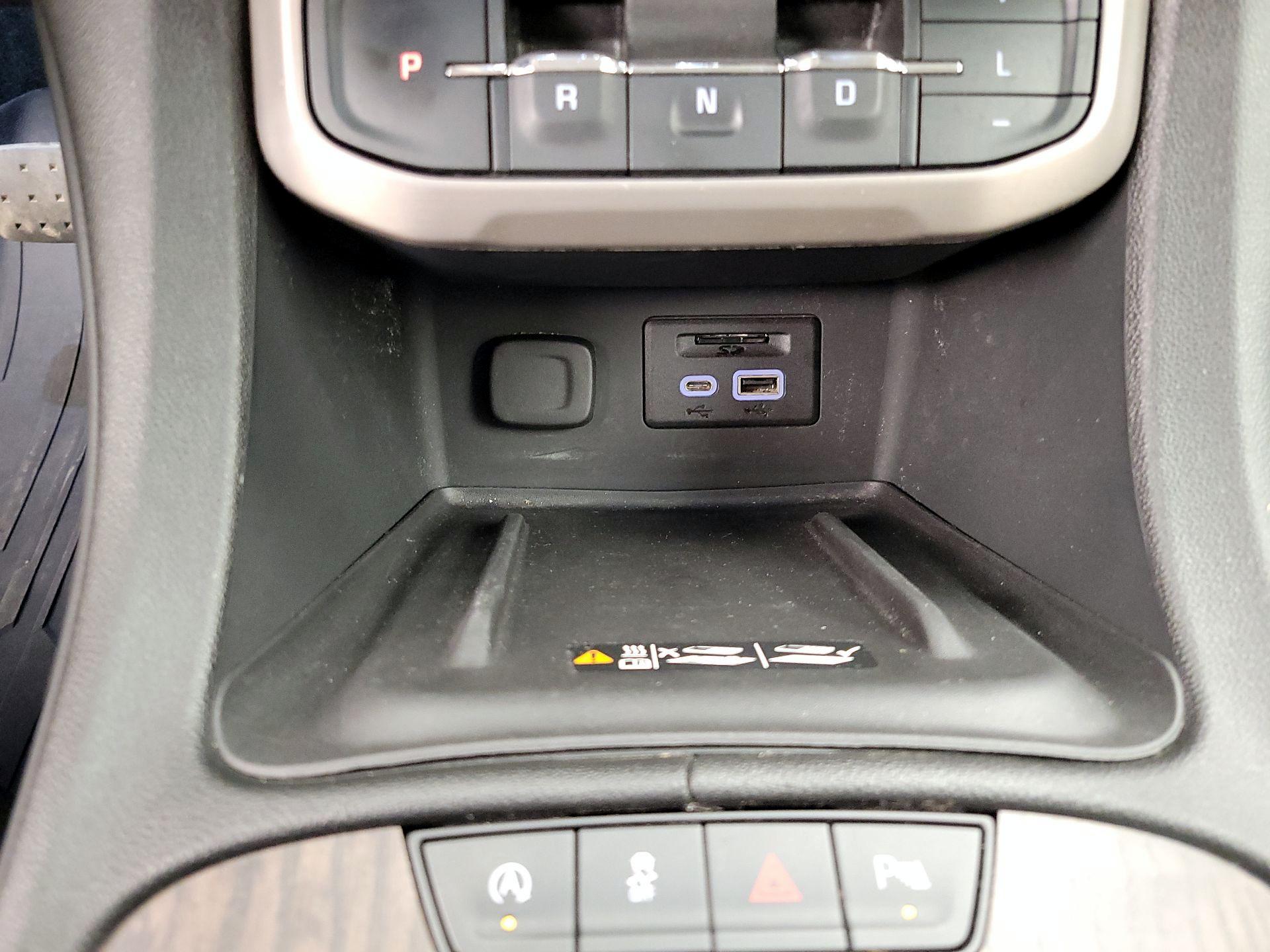 Thumbnail: 2023 GMC Acadia - 19