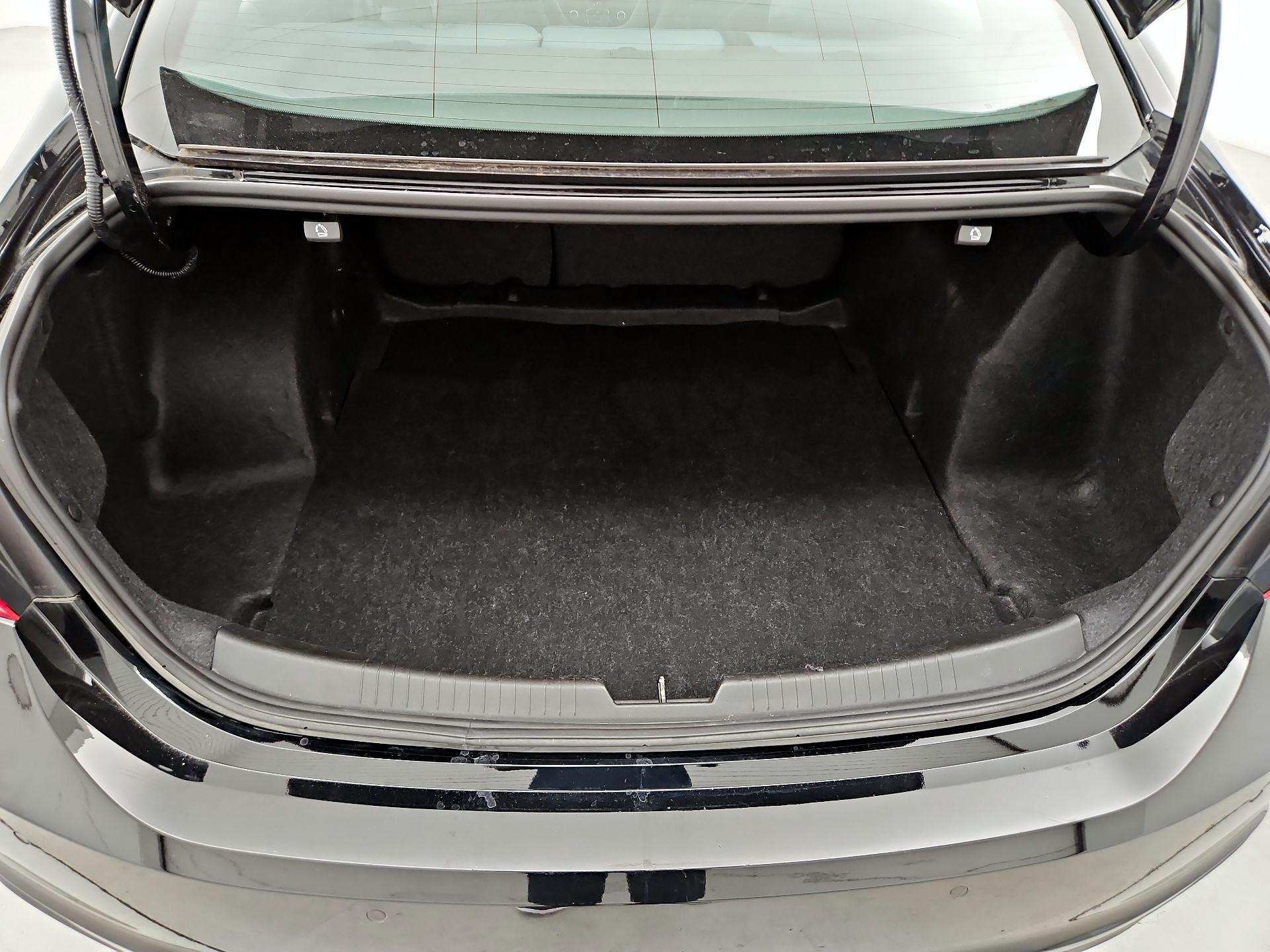 Thumbnail: 2022 Chevrolet Malibu - 20