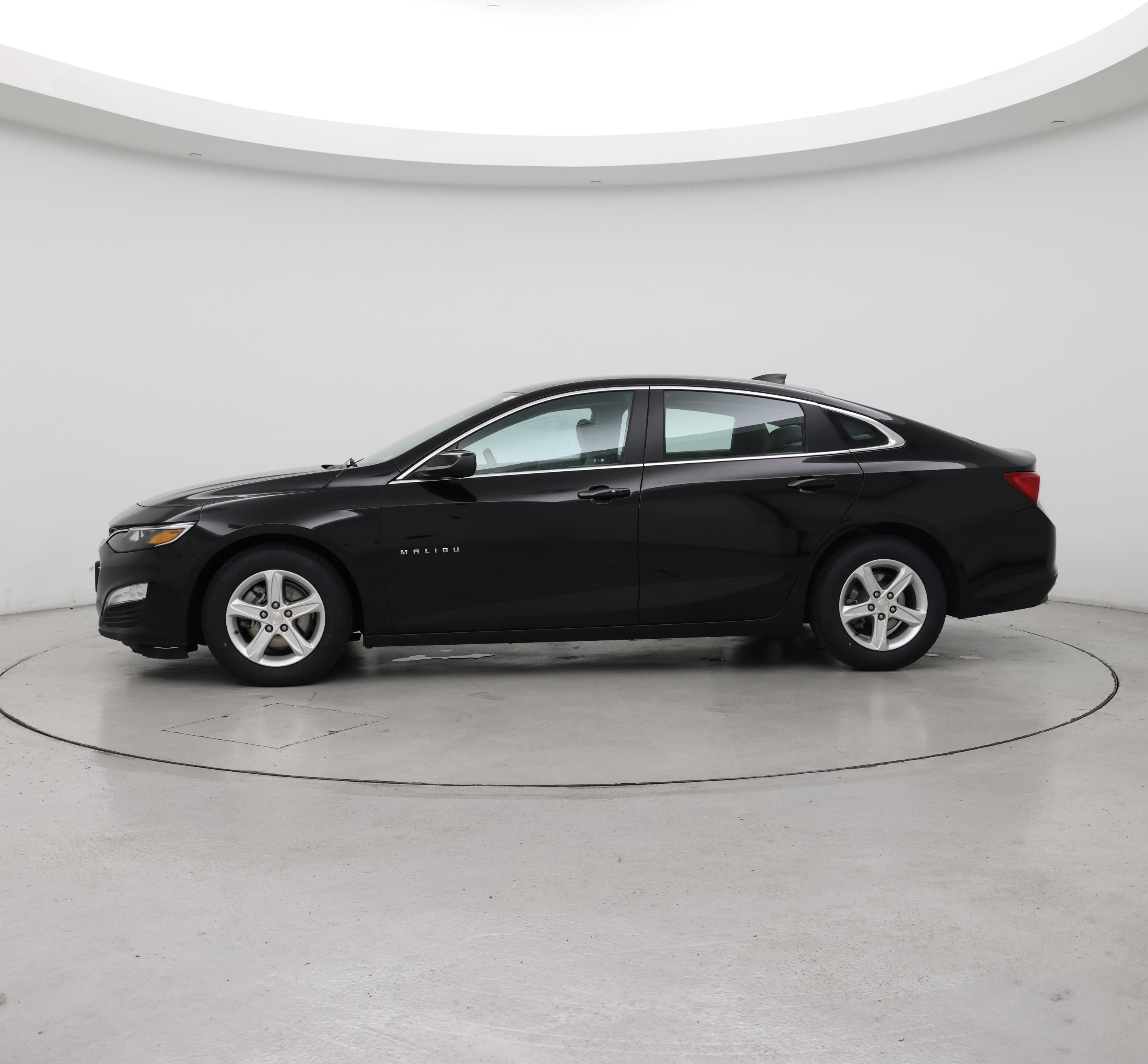 Thumbnail: 2022 Chevrolet Malibu - 3