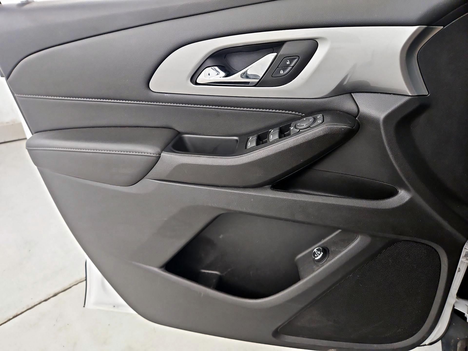 Thumbnail: 2023 Chevrolet Traverse - 12