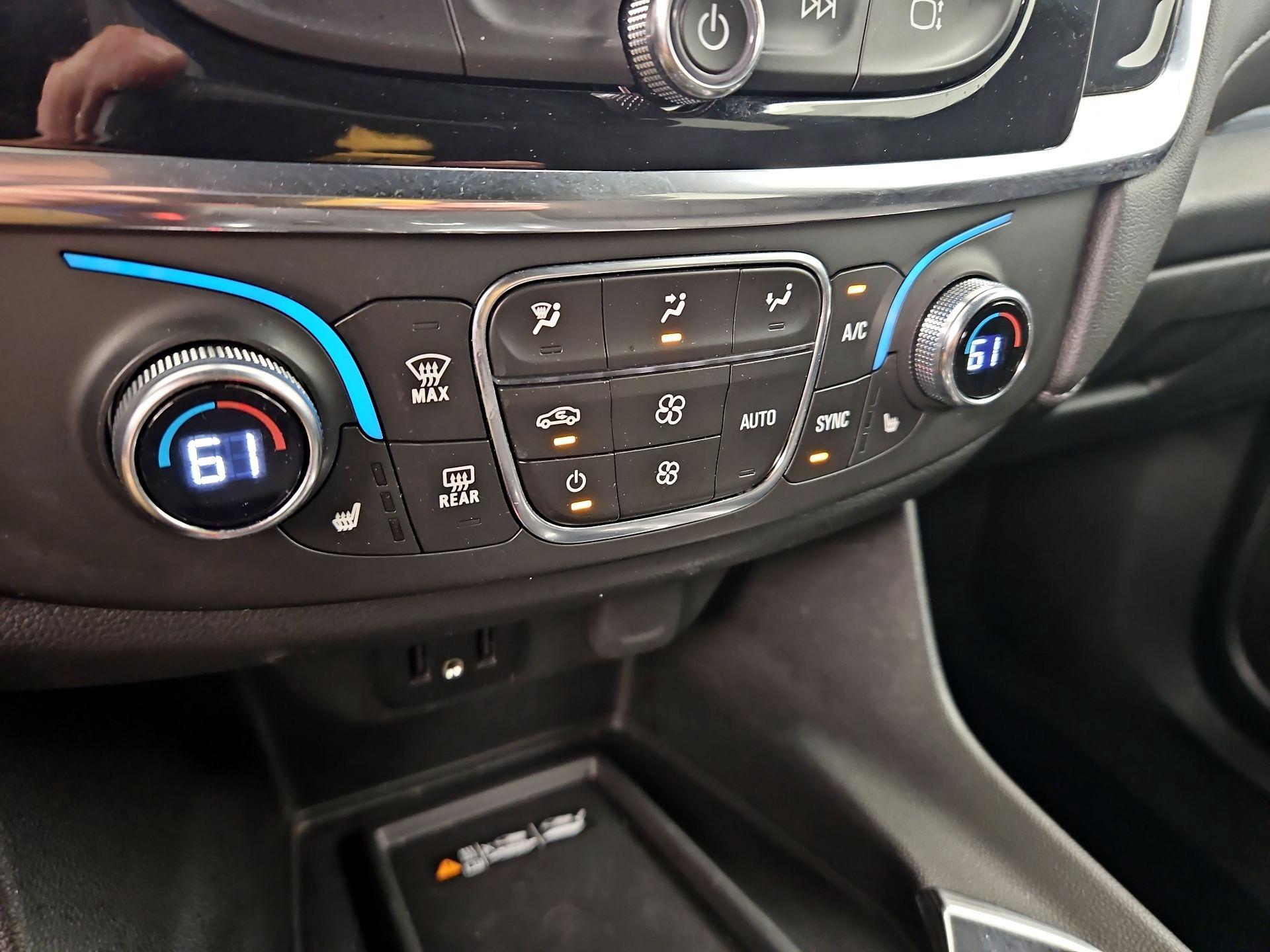 Thumbnail: 2023 Chevrolet Traverse - 16