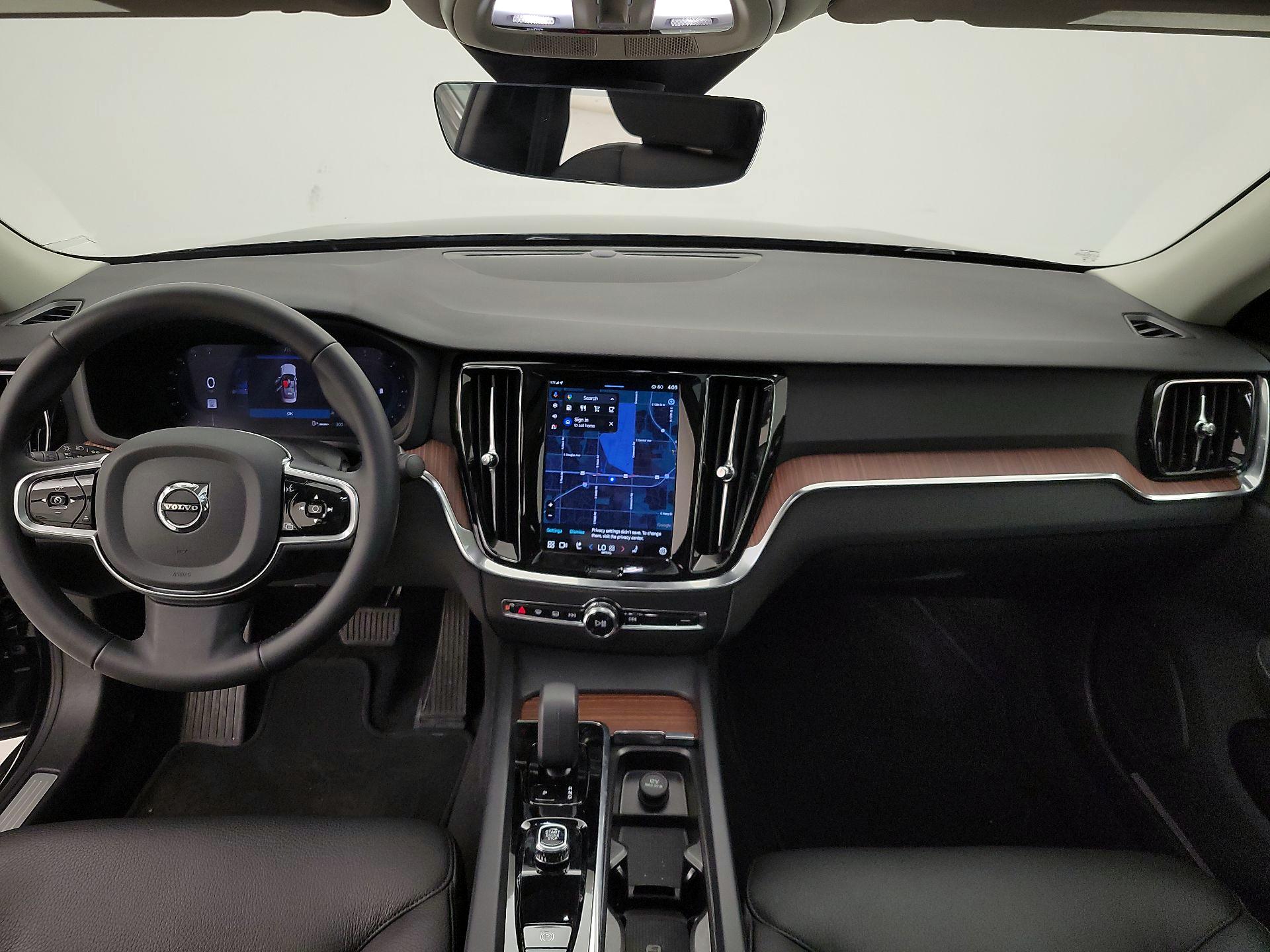 Thumbnail: 2025 Volvo S60 - 9