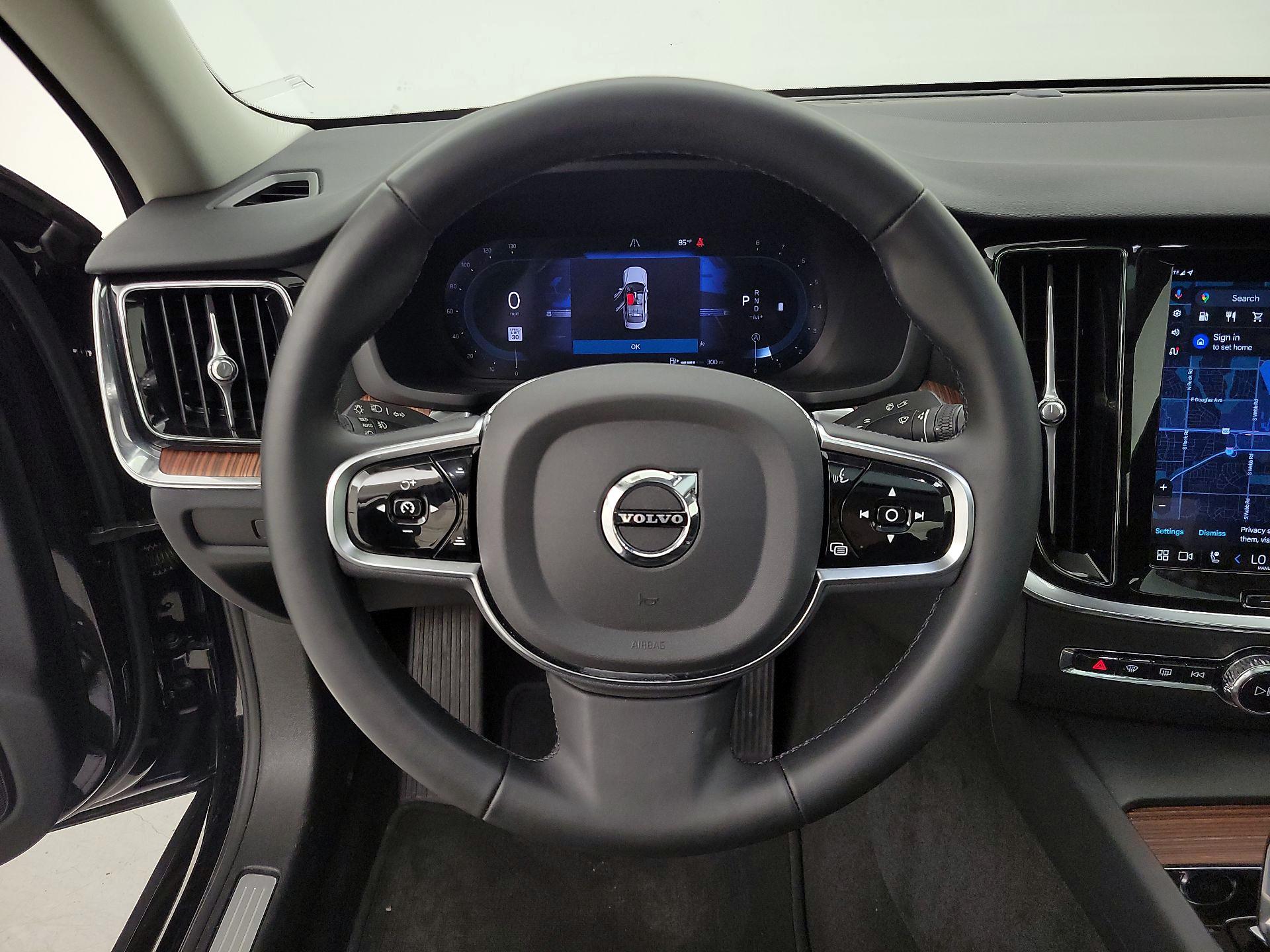 Thumbnail: 2025 Volvo S60 - 10