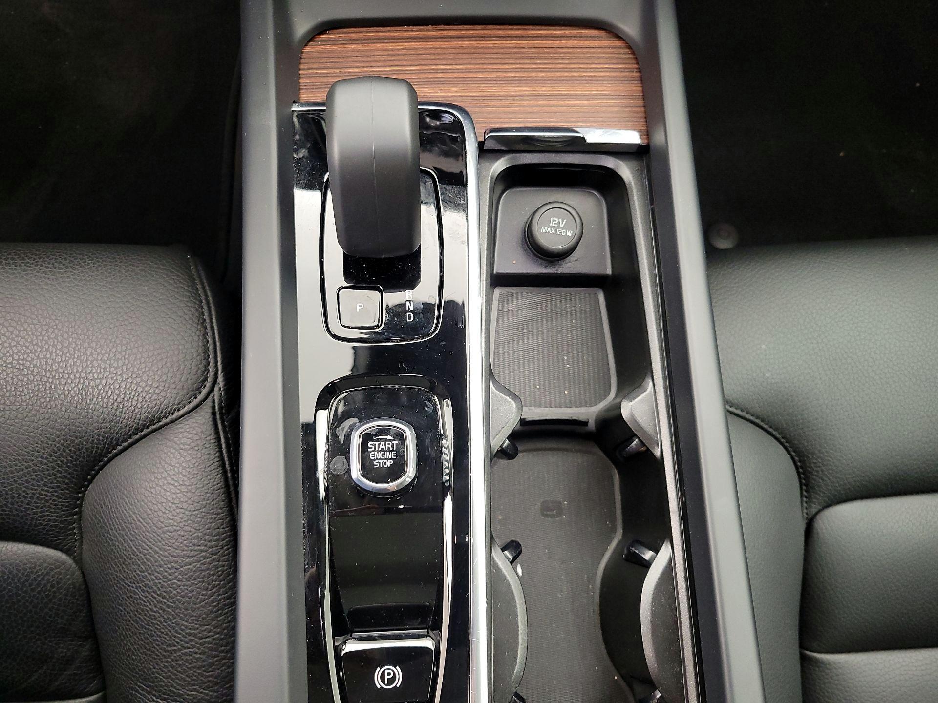 Thumbnail: 2025 Volvo S60 - 18