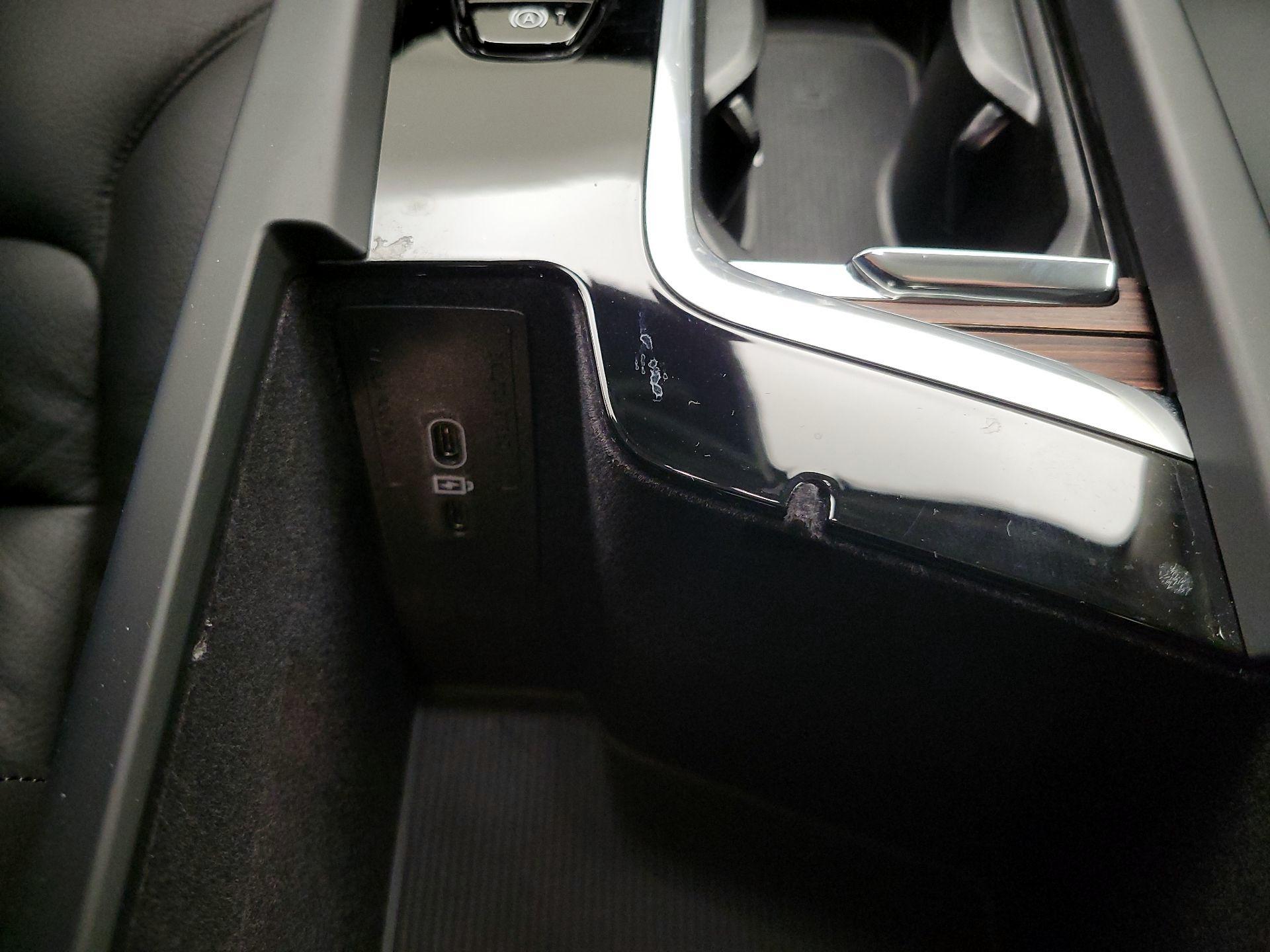 Thumbnail: 2025 Volvo S60 - 19