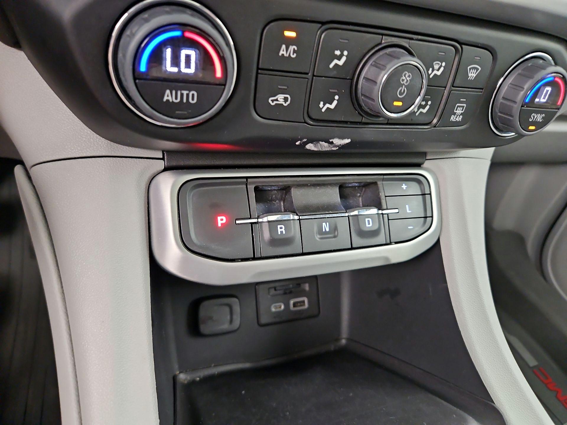 Thumbnail: 2023 GMC Acadia - 18