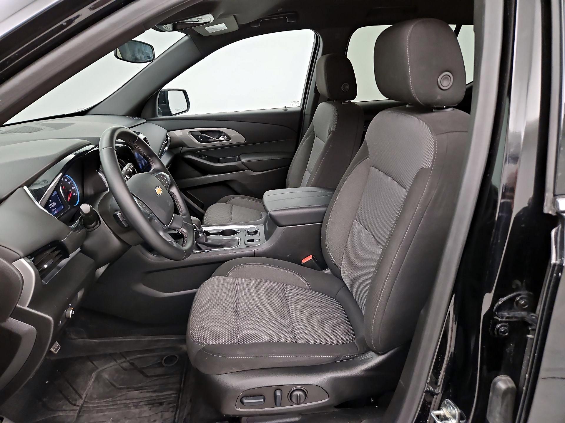 Thumbnail: 2023 Chevrolet Traverse - 11