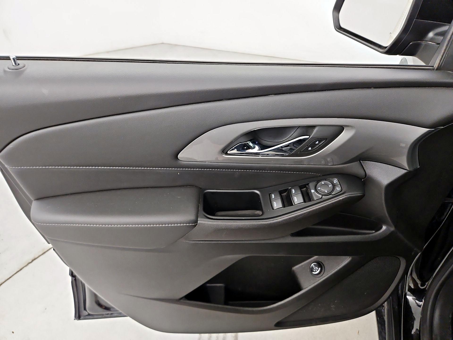 Thumbnail: 2023 Chevrolet Traverse - 12