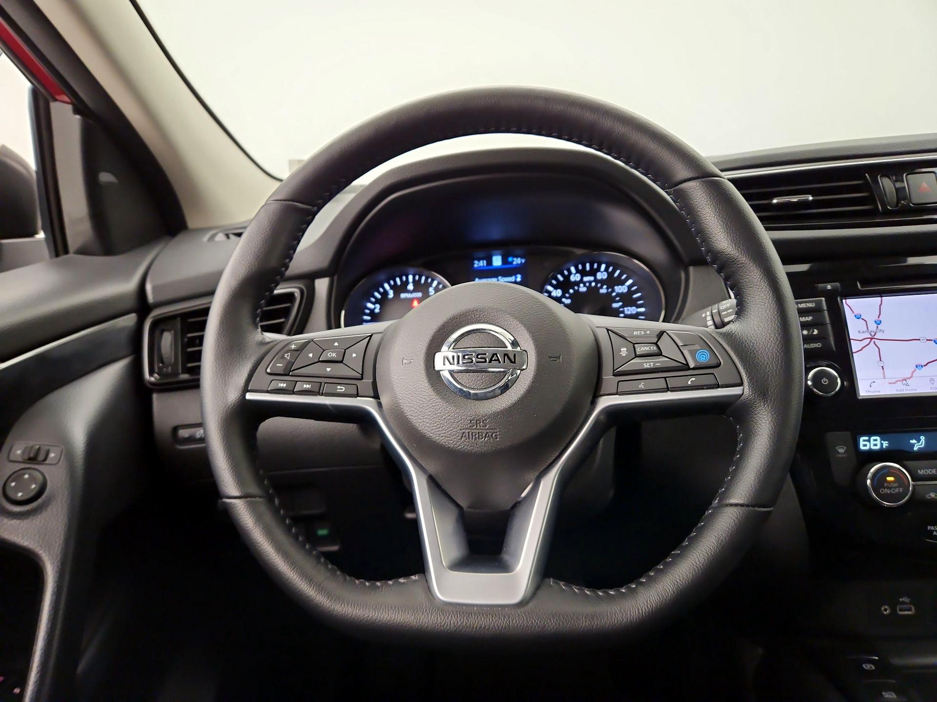 Thumbnail: 2022 Nissan Rogue Sport - 10