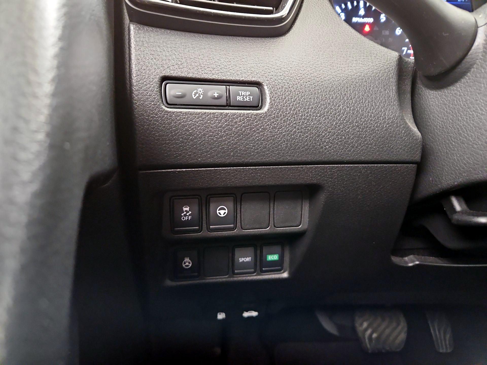 Thumbnail: 2022 Nissan Rogue Sport - 13