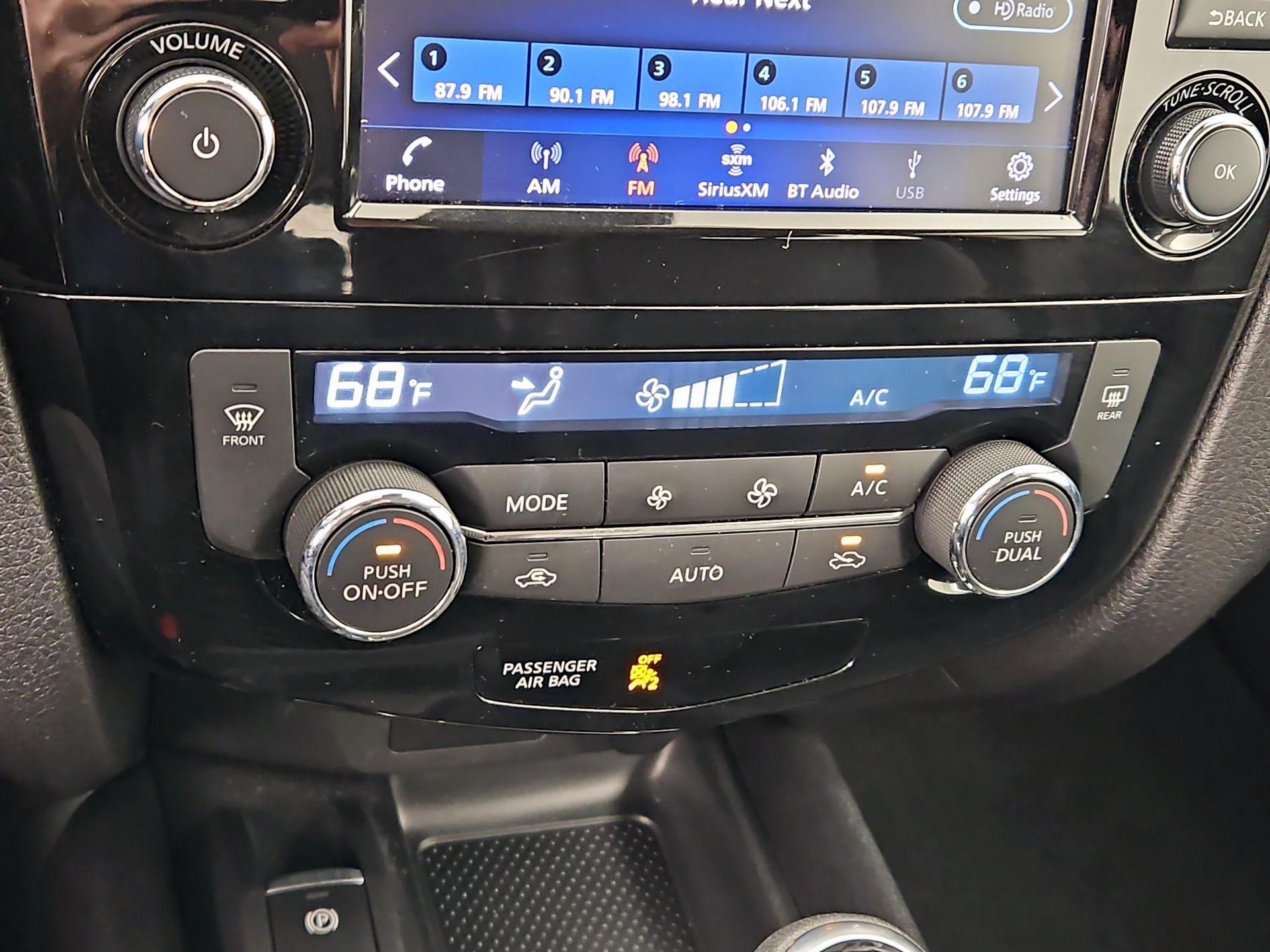 Thumbnail: 2022 Nissan Rogue Sport - 17