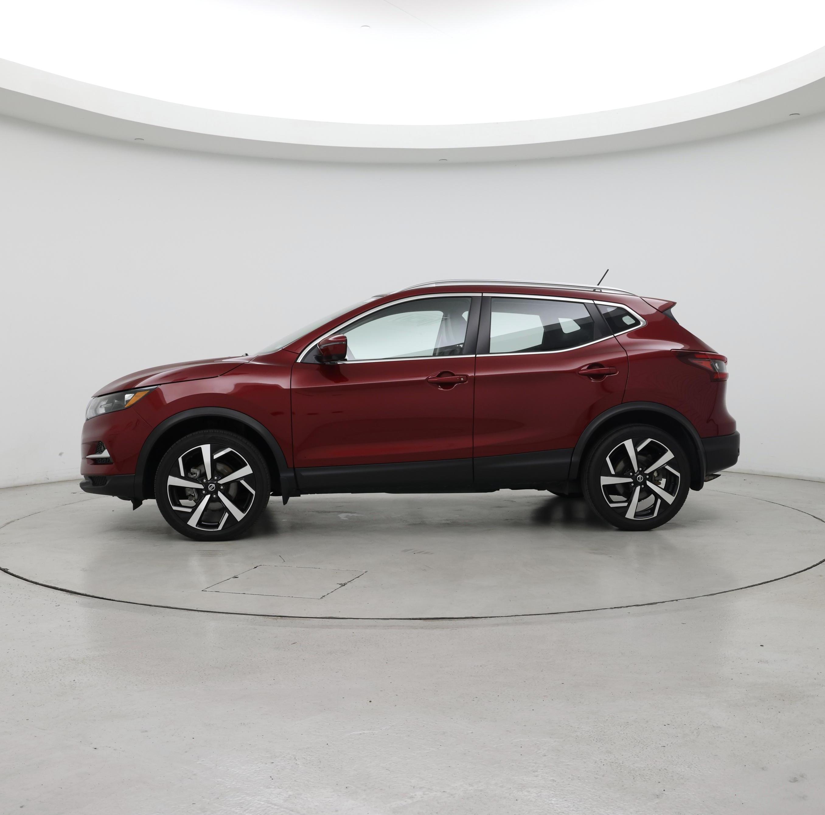 Thumbnail: 2022 Nissan Rogue Sport - 3