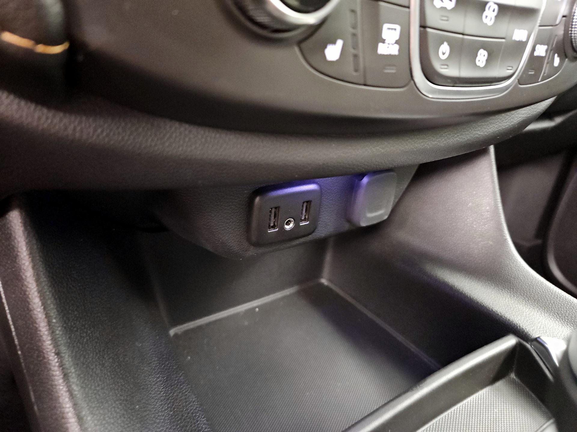 Thumbnail: 2020 Chevrolet Traverse - 18