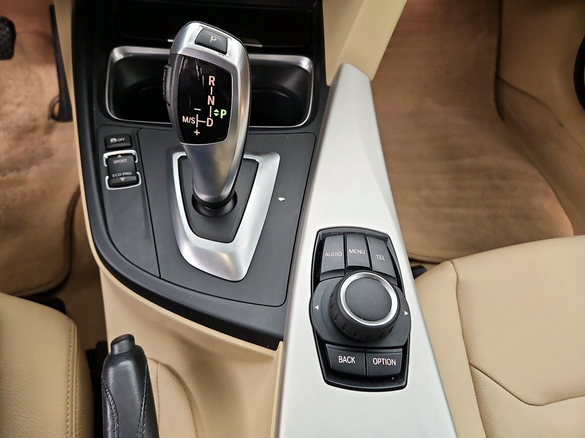 Thumbnail: 2015 BMW 3 Series - 16