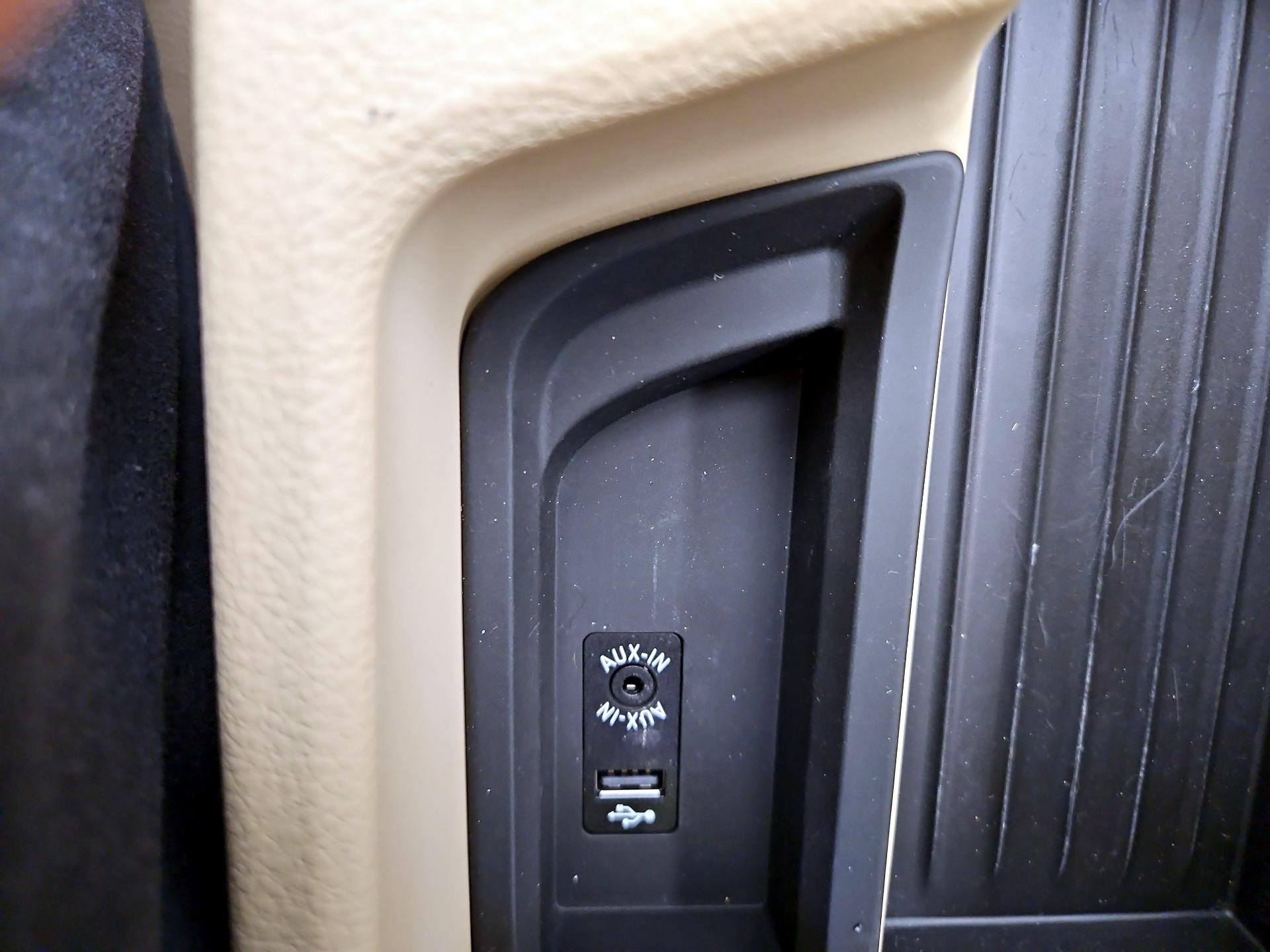 Thumbnail: 2015 BMW 3 Series - 17