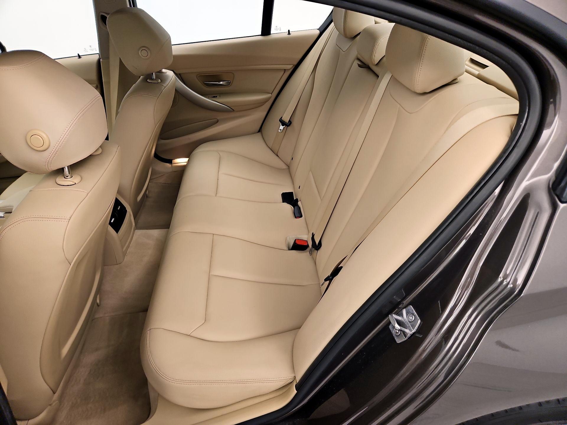 Thumbnail: 2015 BMW 3 Series - 18