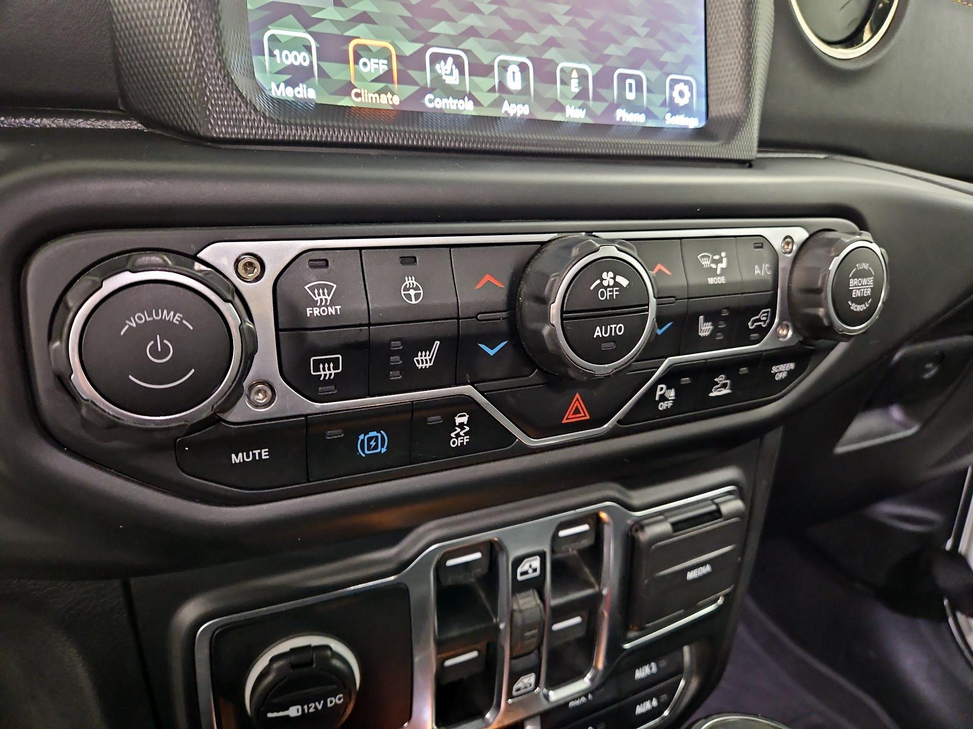 Thumbnail: 2023 Jeep Wrangler - 17