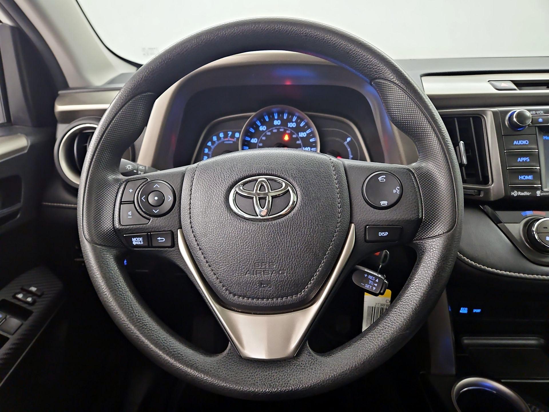 Thumbnail: 2015 Toyota RAV4 - 10
