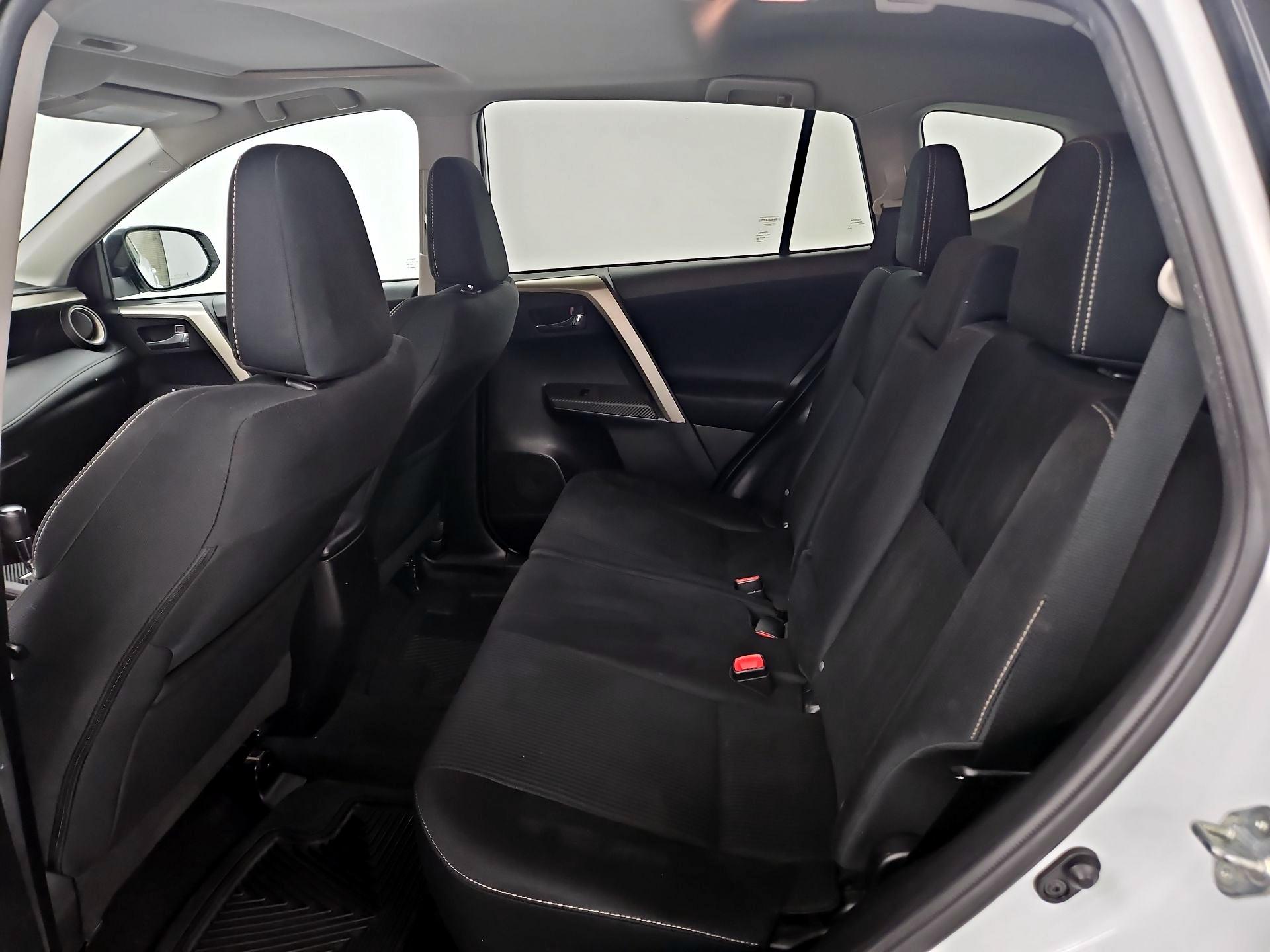 Thumbnail: 2015 Toyota RAV4 - 20