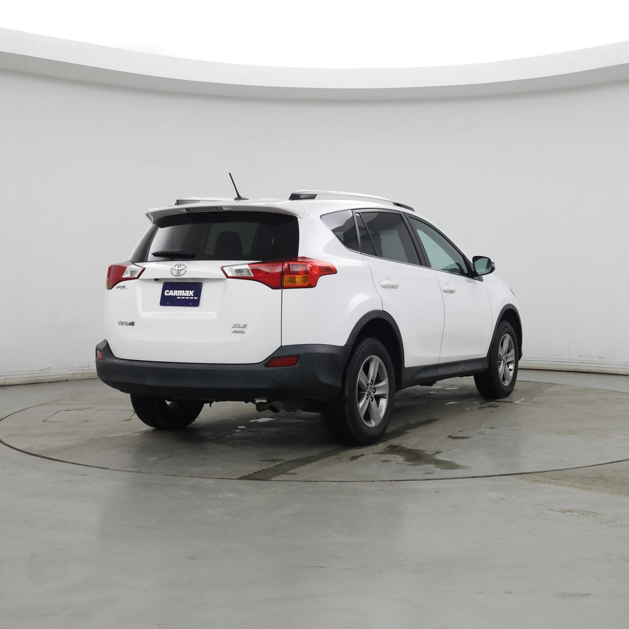 Thumbnail: 2015 Toyota RAV4 - 8