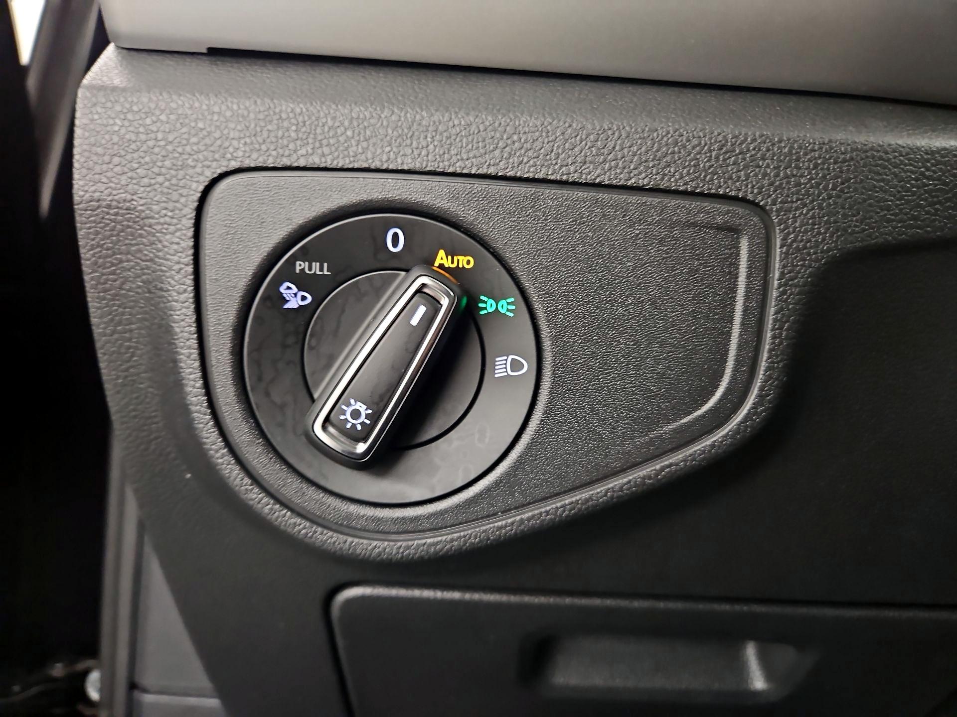 Thumbnail: 2023 Volkswagen Atlas - 13