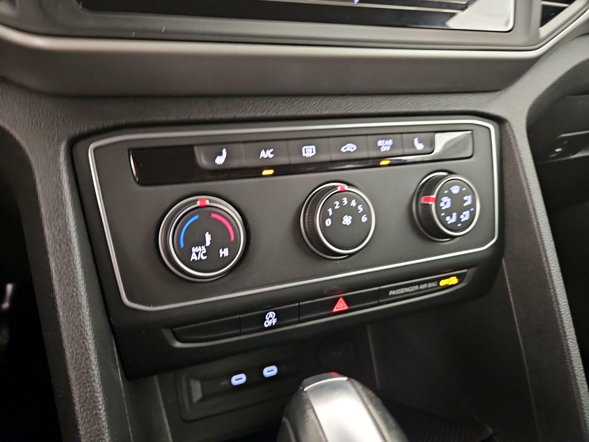 Thumbnail: 2023 Volkswagen Atlas - 16