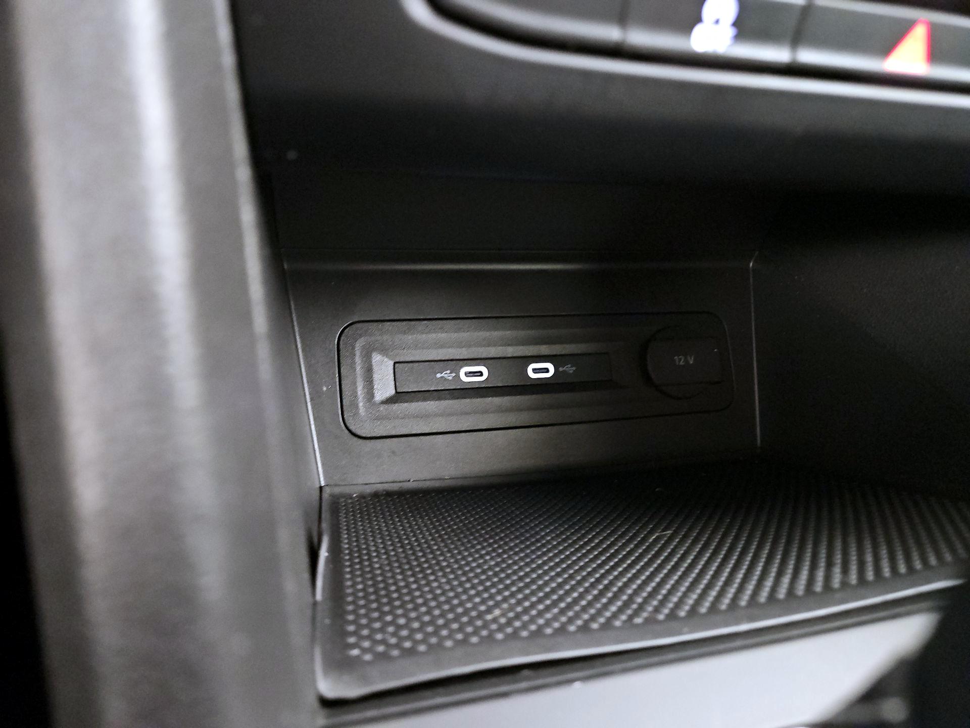 Thumbnail: 2023 Volkswagen Atlas - 18