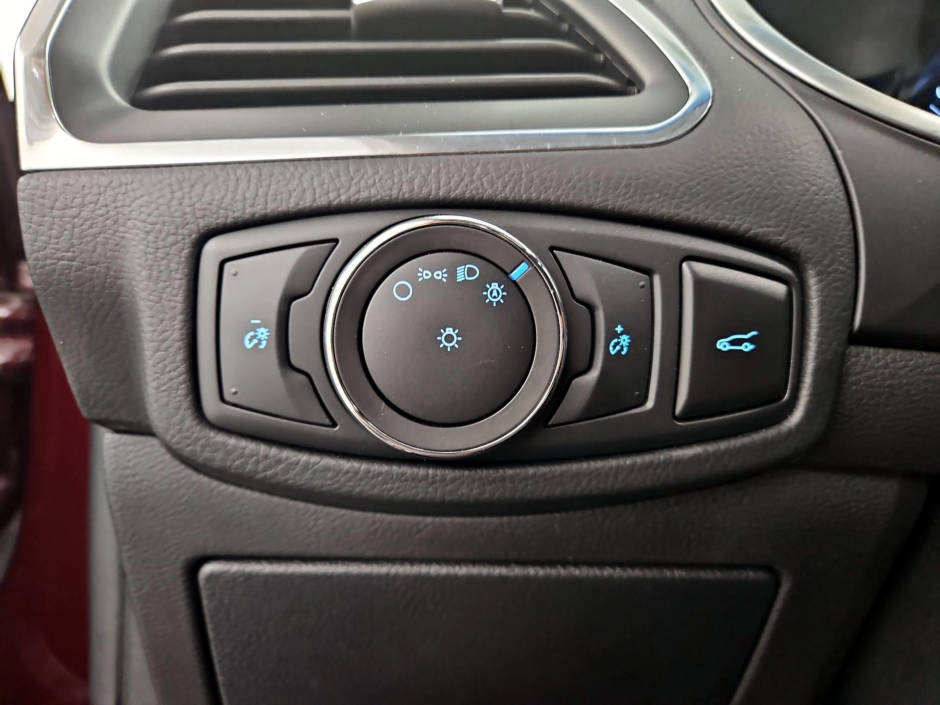 Thumbnail: 2018 Ford Edge - 13